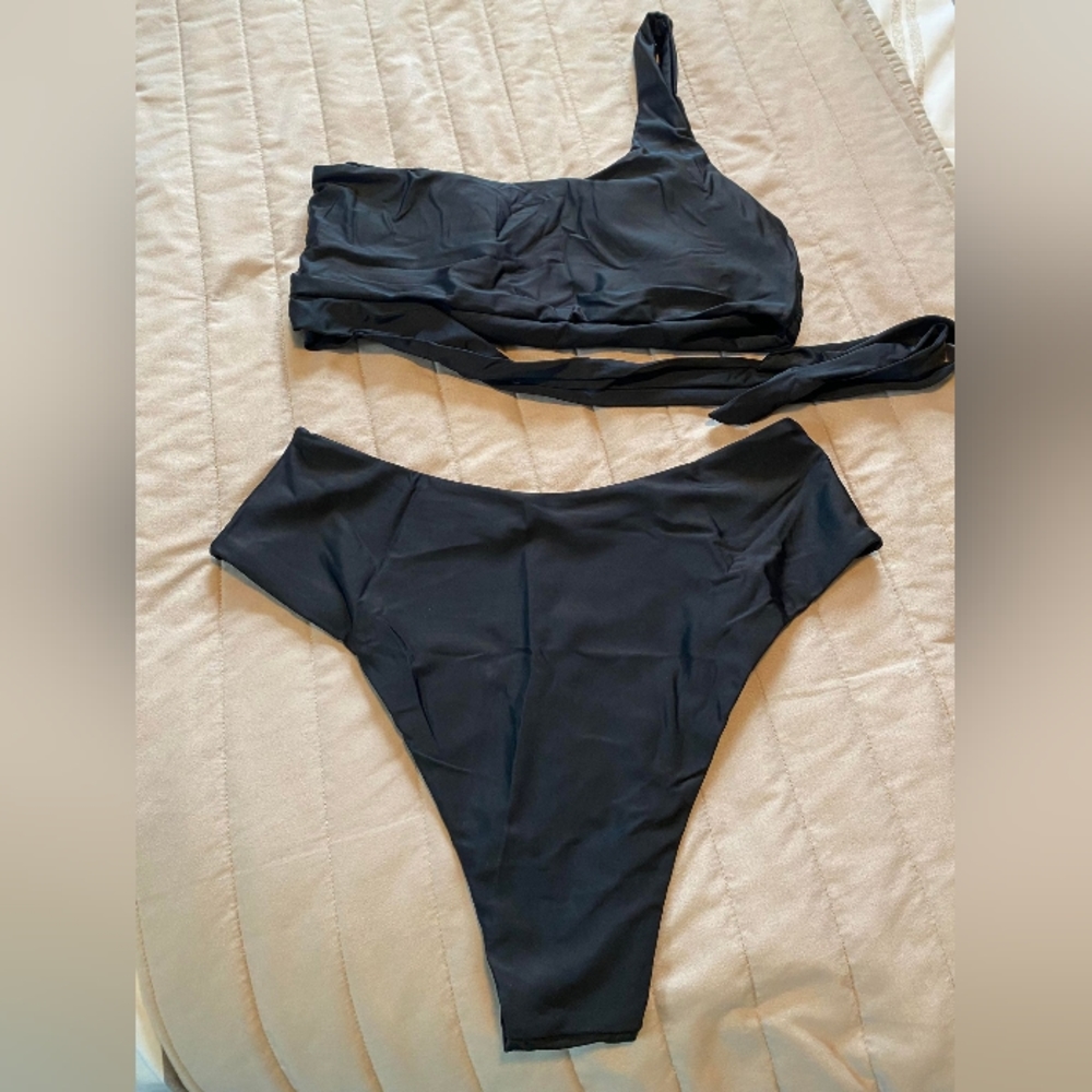 Women's 2PC one shoulder bikini swimsuit size large NWOT